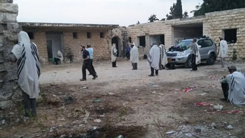 Protestors at Sa-Nur