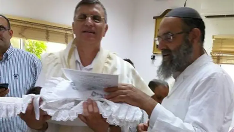 חטואל בברית לבנו, אתמול