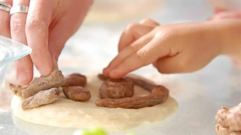 גם משחק, גם ארוחה