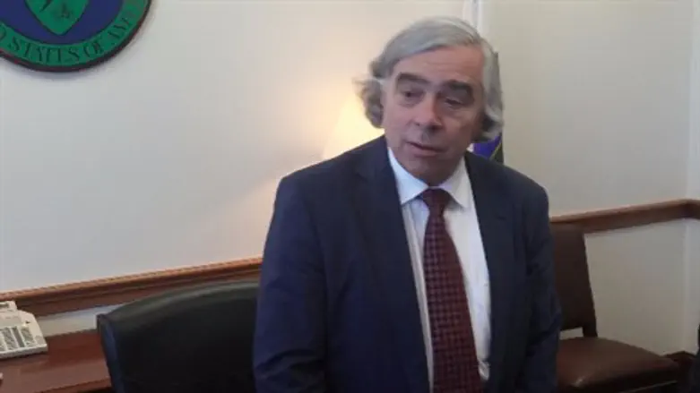 צעדי השכנוע נמשכים. השר מוניז