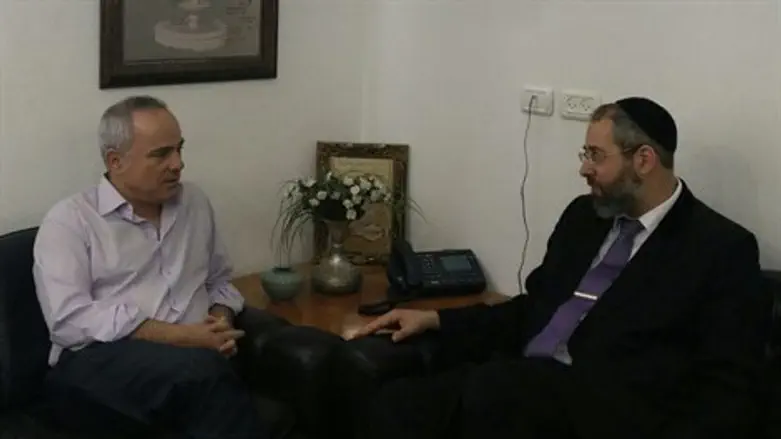 השר שטייניץ והרב לאו