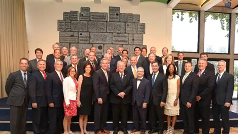 Rivlin (C) with Republican delegation