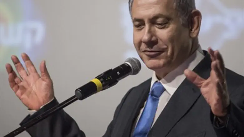 Биньямин Нетаньяху на премьере "Сабены"