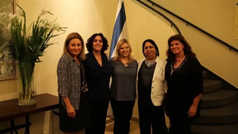 שרה נתניהו עם נשים עושות שלום