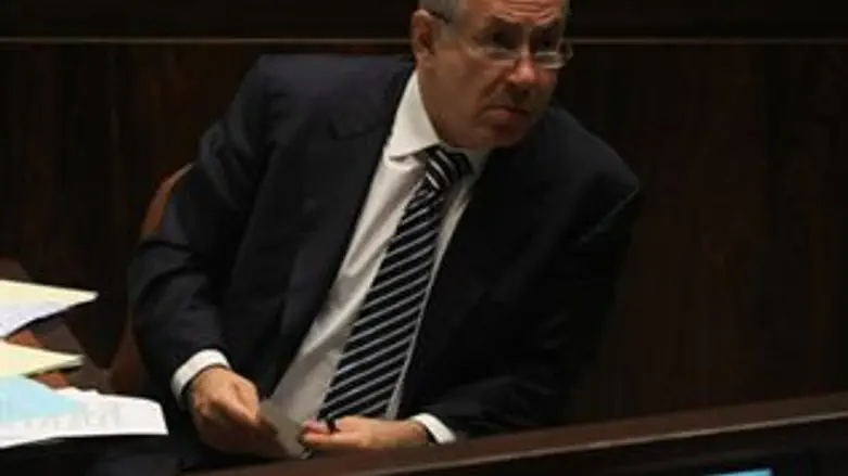 ברק מטפל. נתניהו