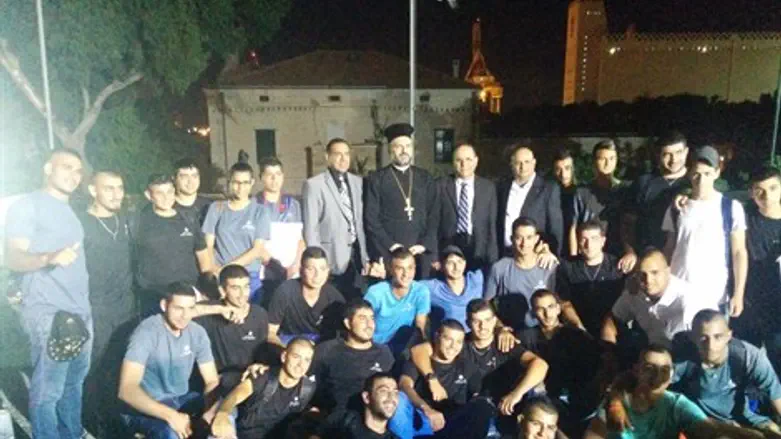 תמונת מחזור עם האב נדאף