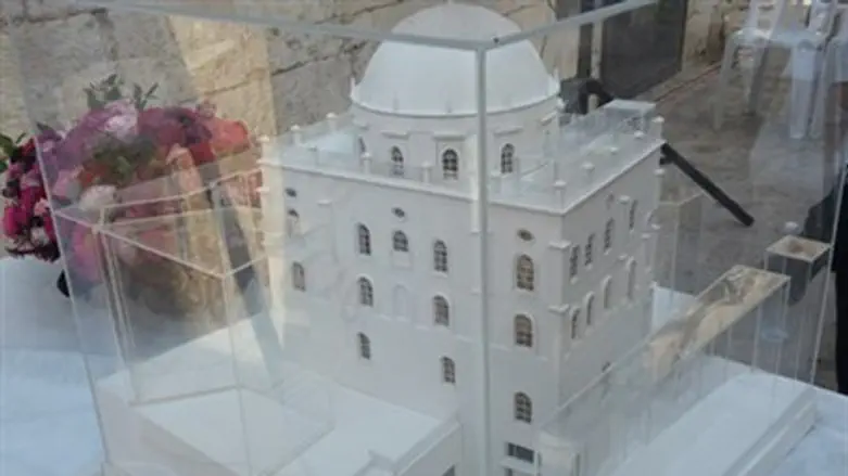 Макет синагоги "Тиферет Исраэль"