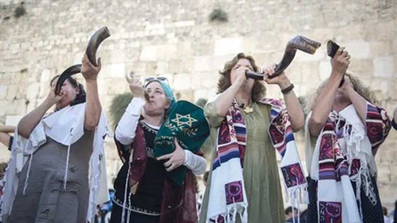 Women of the Wall at the Kotel this morning