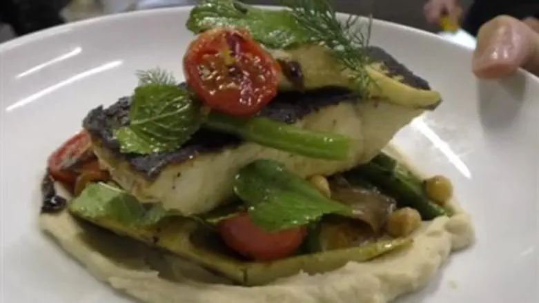 פילה דג על קרם כרובית