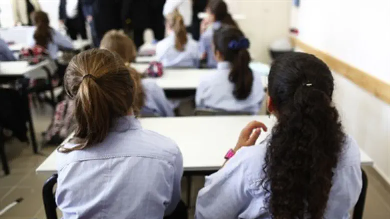 בנות סמינר, אילוסטרציה