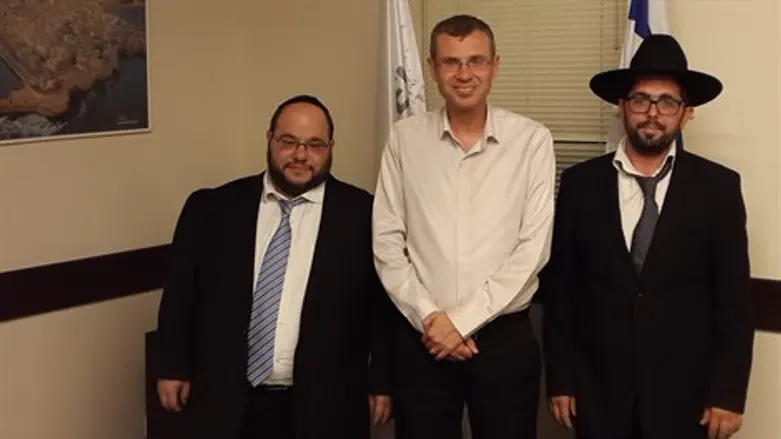 השר לוין עם ראשי הארגון