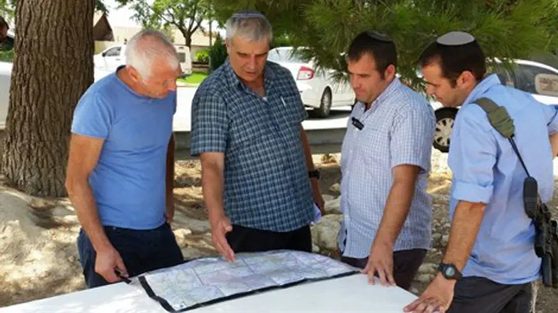 ילין ורואה במהלך הסיור