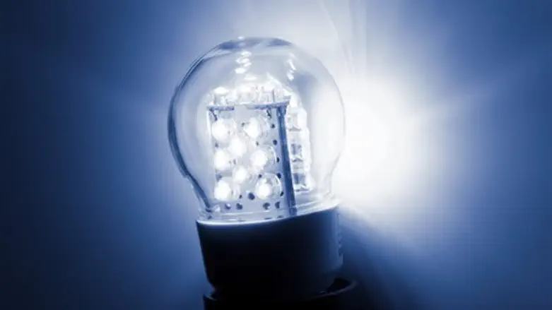 LED light bulb
