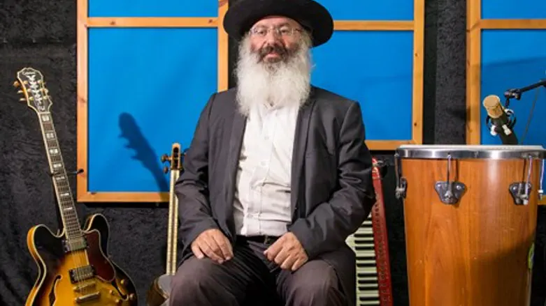 "המטרה שלי היא להרבות אהבה דרך המוזיקה". הרב אייל סעיד מאני