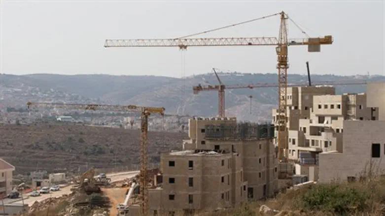 להצלחות ולכישלונות בתחום יהיה אחראי אחד: משה כחלון. אתר בנייה באזור ירושלים