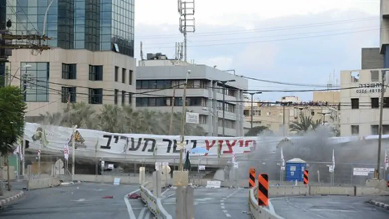 פיצוץ גשר מעריב