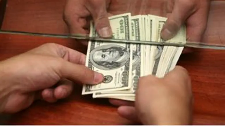 "לנצל את שער הדולר העולה"