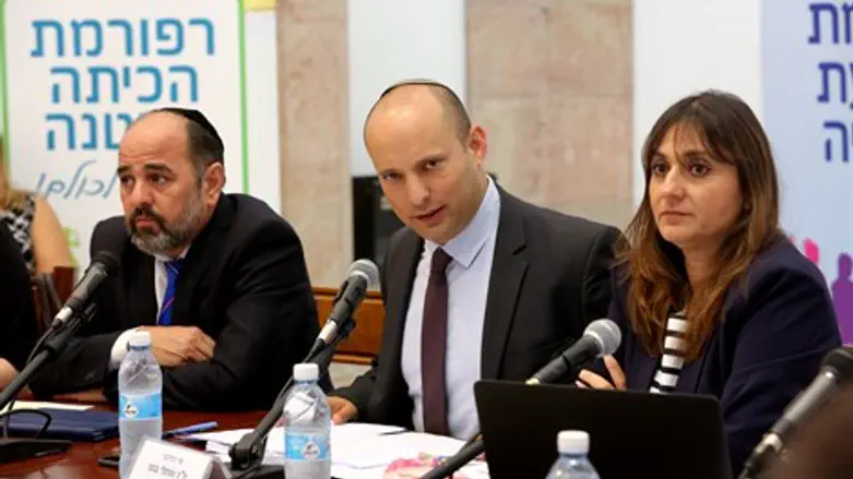 שר החינוך בנט