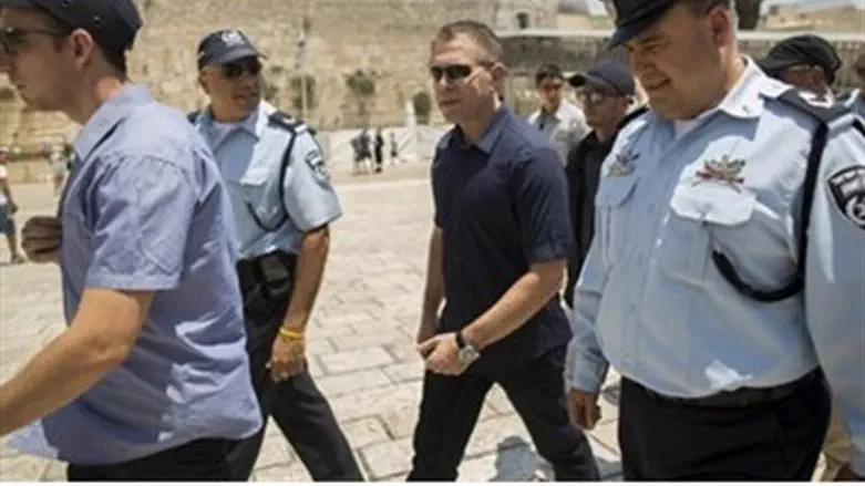 Erdan tours Temple area