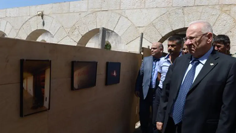אריבלין בכנסייה. היום