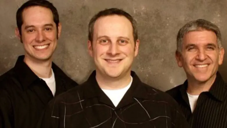 Steve Singer (middle(