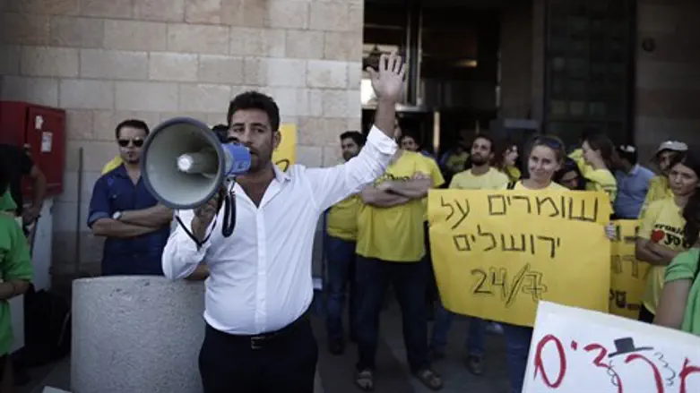 מהומה במועצת העיר