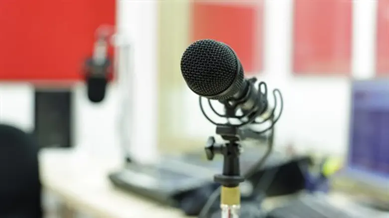 Radio studio (illustration)