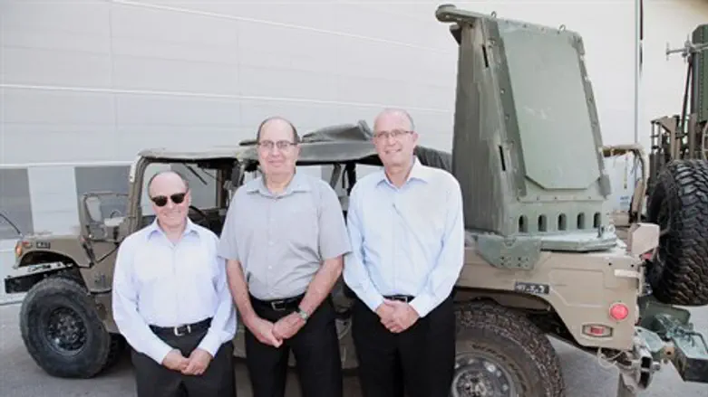 יעלון במהלך הביקור