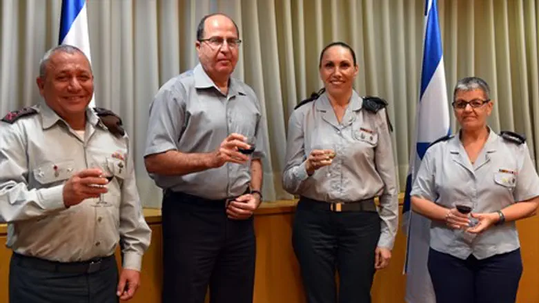 טקס חילופי התפקידים בלשכת שר הביטחון