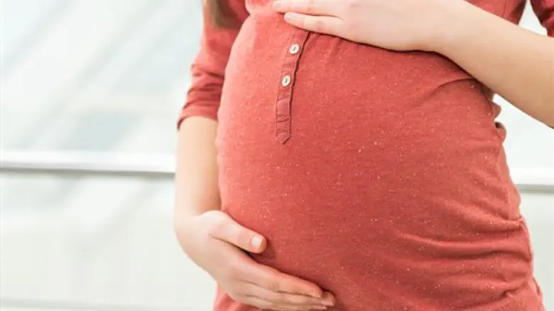 אישה בהיריון