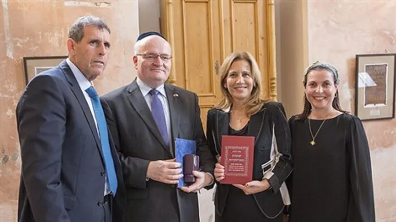 טקס מיוחד בבית הכנסת העתיק בעיר לוסטיצ׳יה
