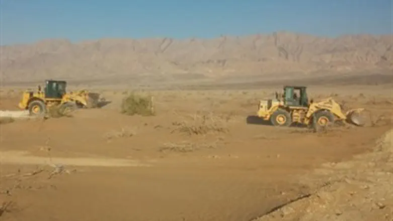 Work on Arava fence