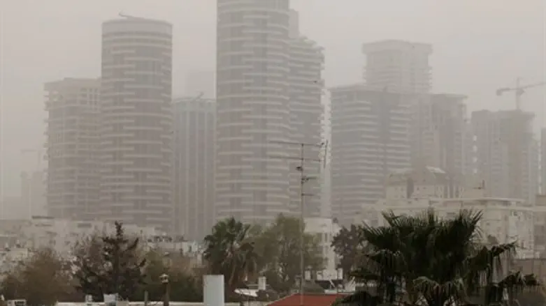 Тель-Авив в дымке. Архив