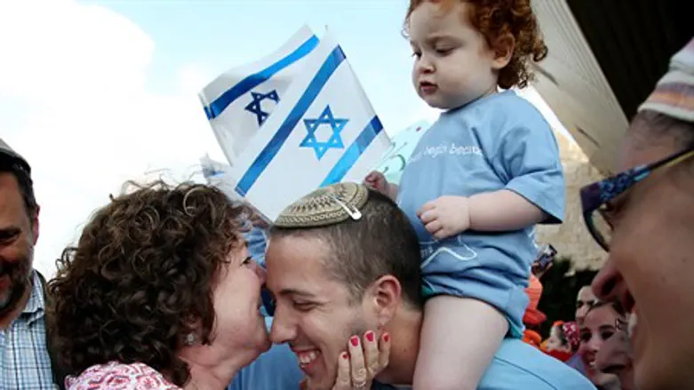 New olim arrive in Israel