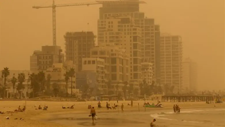 אובך בתל אביב.