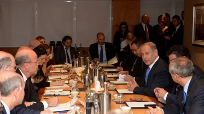 נתניהו נפגש עם הפרשנים הבריטיים