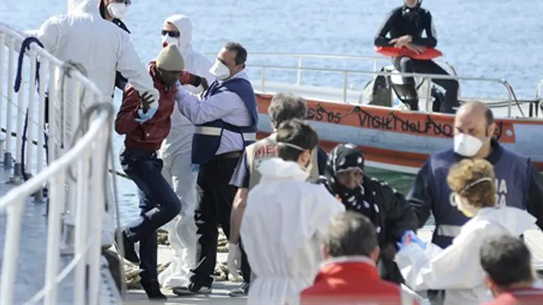 Migrants Disembarking