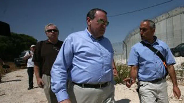 האקבי מסייר במזרח י-ם