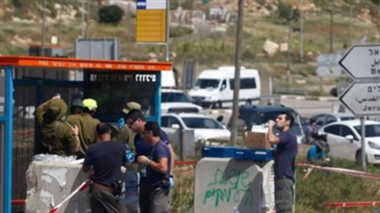 Security forces at Tapuach Junction