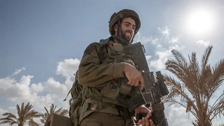 IDF soldier outside Gaza