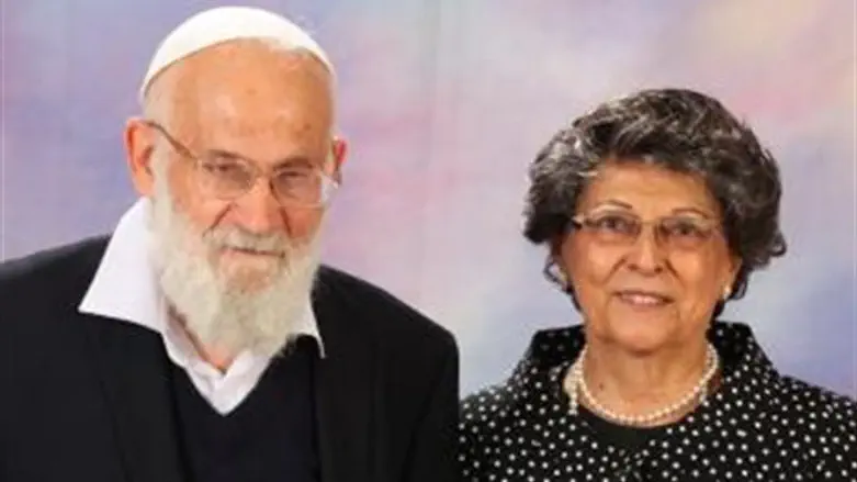 הרב אביחיל זצ"ל ורעייתו הרבנית רבקה