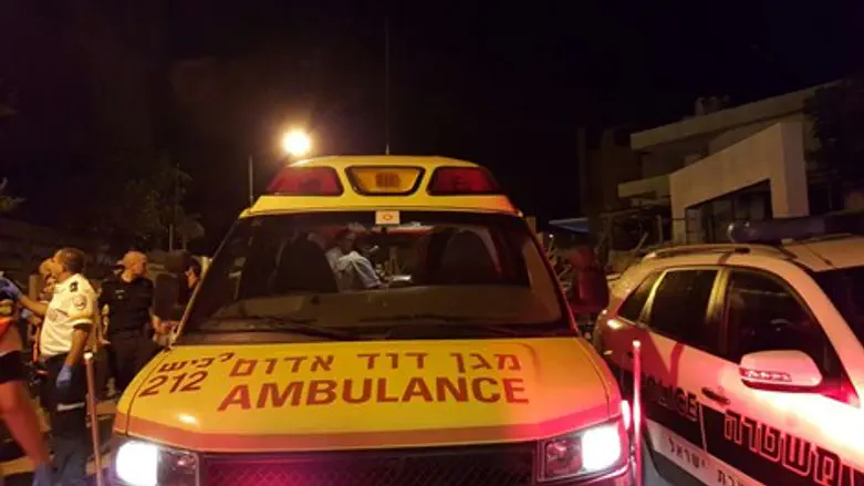 אמבולנס מד"א בגן יבנה, הערב