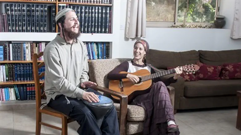"אני יודע שמדיסקים לא מרוויחים, אבל החלטתי ללכת עם הקב"ה". הראל טל ורעייתו שירה