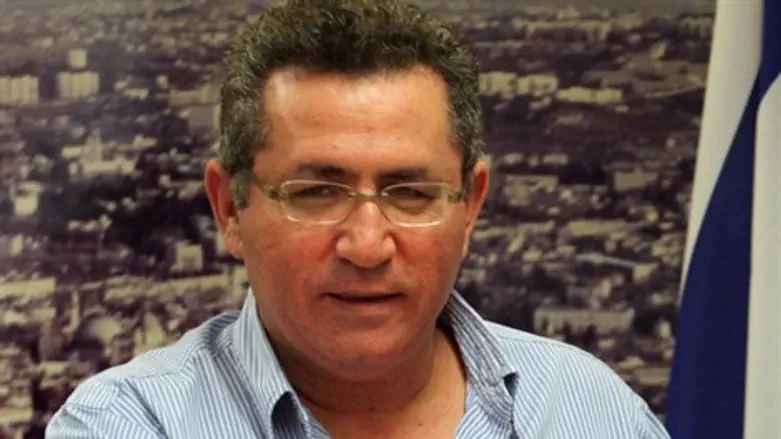 יו"ר ההתאחדות, עופר עיני. מתחשב