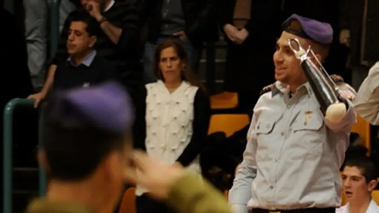 Ziv Shilon salutes