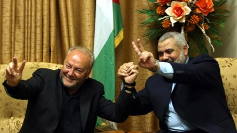 Galloway (L) with Hamas leader Haniyeh