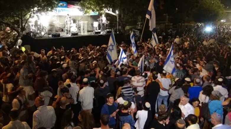 הקפות שניות בכיכר פריז