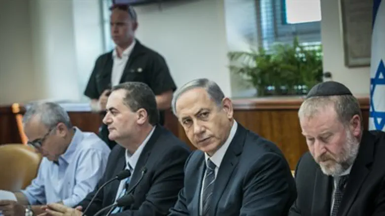 Заседание военно-политического кабинета