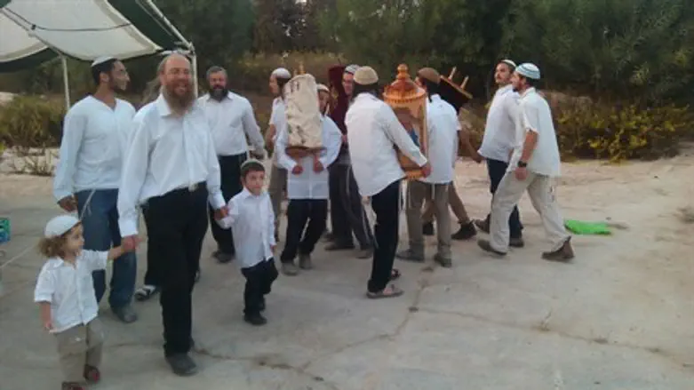 Simchat Torah in Homesh