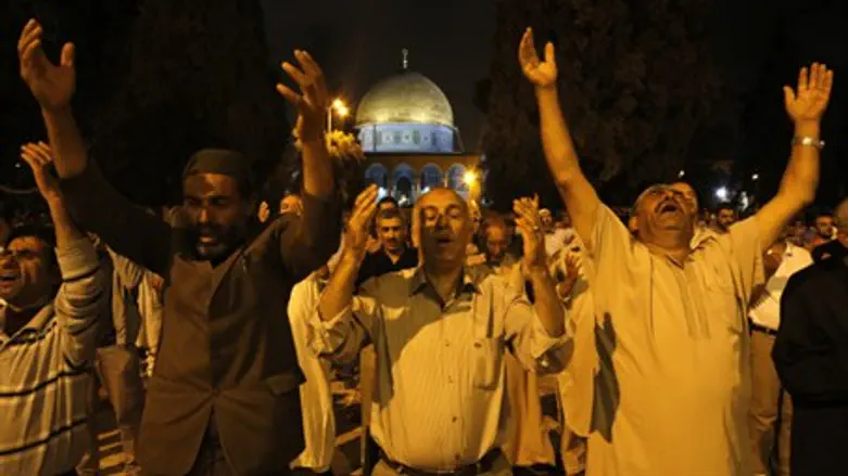 Muslim prayers on Temple Mount